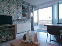 Appart. Rdc Face Mer et Funiculaire ** - Bed and Breakfast Le Tréport