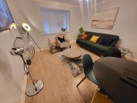 B&B Thamesmead - Garland Quantock House, London With Private Garden - Bed and Breakfast Thamesmead