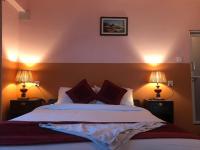 B&B Pokhara - Hilltop Restaurant and guesthouse - Bed and Breakfast Pokhara