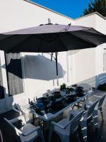 100m2 2 chambres 8 personnes - Grand parking et terrasse privée - Proche CDG-Parc expositions-Paris-Astérix-Disney - Chambres d'hôtes Villepinte