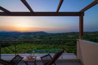 Luxury Villa Malvasia with Seaview and Heated pool - B&B Epáno Vátheia