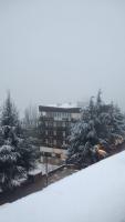Brand New Apartment very cosy and awesome display close to the ski slope! private parking - B&B