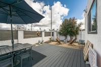 B&B San Diego - Fancy & Modern 3 Bedroom house with Private Yard, Gate home - Bed and Breakfast San Diego