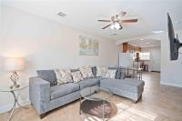 Pristine & Exquisitely Designed APT 7 Min From TX Med Center - B&B Houston
