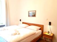 Apartment Emilie with parking historic city center - B&B Merano