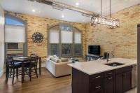 Golden Lofts Unit 4 Downtown Traverse City 2BD 2BA - Chambres d’hôtes Traverse City