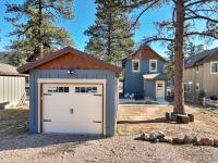 Black Bear Cabin with Hot Tub - B&B Woodland Park
