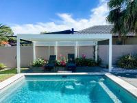 B&B Noosaville - Perfect Noosa Pad with Heated Pool! - Bed and Breakfast Noosaville