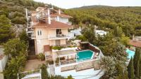Luxury Villa with Private Pool and Hot Tub