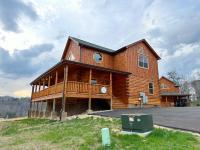 Honeycomb Hollow View Hot Tub Pool Game Room - B&B Pigeon Forge
