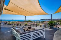 B&B Six-Fours-les-Plages - Very large design cocoon with beautiful sea view - Bed and Breakfast Six-Fours-les-Plages