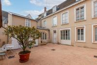 Le Grand St Aignan - Appt centre ville pour 2 - Bed and Breakfast