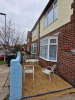 Bob's House quiet retreat with large shared garden - B&B Loughborough