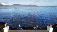 B&B Breakish - Carnmhor, Isle of Skye - Stunning 242 year old cottage on its own sea shore! - Bed and Breakfast Breakish