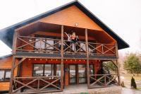 Перлина Буковини - B&B
