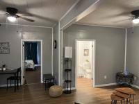 Bon Temps House - close to everything Eunice has to offer! - B&B Eunice