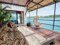 Family Cabin with Ocean View