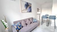 B&B Larnaca - Coastal Chic: Luxury Apt in the Heart of the City! with Smart TV! - Bed and Breakfast Larnaca