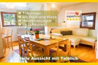 B&B Todtnau - Wohlfühl-Ferienwohnung 80 qm, 8 Personen, Aussicht & Heimkino - Bed and Breakfast Todtnau