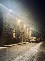 Cosy Apartment above Village Pub - B&B