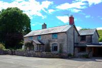 Cynynion Uchaf - Country Farmhouse with Views - B&B