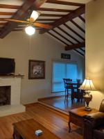 s1. Beautiful home in Historic Scottsboro - B&B Scottsboro