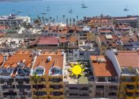 Ezgi's Apartment with Private Garden in Marmaris - B&B