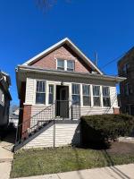 Sunny 2 BR Apartment west of Chicago in quaint Forest Park center - B&B