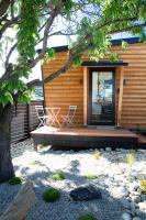 B&B Wanaka - Tiny house with mountain views, indoor and outdoor fire, private courtyard garden - Bed and Breakfast Wanaka