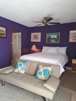 B&B Kingston - Kozy Kingston Condo at Merrivale Apartments - Bed and Breakfast Kingston