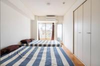 2 beds. Comfortable . Dotonbori / Kuromon Market. - B&B
