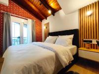 Junior Suite with Balcony
