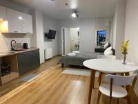 Studio Lit King-Size Deluxe