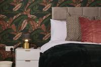Spacious 4BDR House By Homebird Property Management Short Lets & Serviced Accommodation Leeds With Private Parking & Garden - Bed and Breakfast Leeds