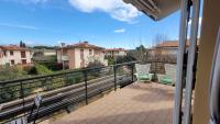 Salice ottimo trilocale con terrazza pranzabile - B&B