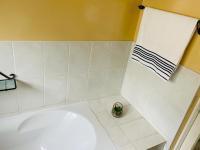 Deluxe Queen Suite