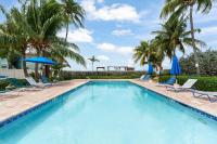 Perfectly Located in the Heart of Seven Mile Beach apts