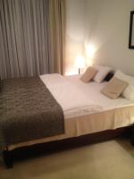 Apartamento de lujo con 2 dormitorios, terraza y vistas al lago 