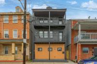 Urban Oasis Retreat With Luxury Design, Hot Tub, Fire Pit, Breathtaking Downtown & River Views - Chambres d’hôtes