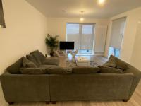 B&B Barking - East London - 2 bed Apartment with Parking - Bed and Breakfast Barking