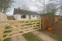 Cheerful 3 bedroom bungalow with indoor fire place - B&B Gloucester