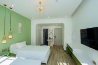 Studio with Spa Bath