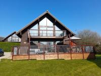 3 bed Lodge with EV point - B&B