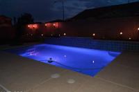 B&B Las Vegas - Unique Home! Pool, Jacuzzi 20 percent off for longterm 420 Friendly Outside Only - Bed and Breakfast Las Vegas