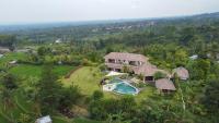 Villa Ravenala - Sumptuous 5BR Luxury Villa 10min away from Lovina in North of Bali - Chambres d'hôtes Lovina