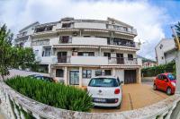 Apartamento de 3 dormitorios con balcón y vistas al mar