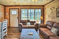 10 Mi to Drive-In Lakefront Trenton Cabin! - B&B Trenton
