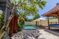 Surf Retreat Villa Sari Bali - Bed and Breakfast