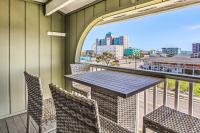 Cozy Carolina Beach Condo with Ocean Views! - B&B