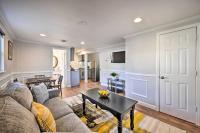Bay Shore Vacation Rental about 7 Mi to the Beach - Ferienwohnung